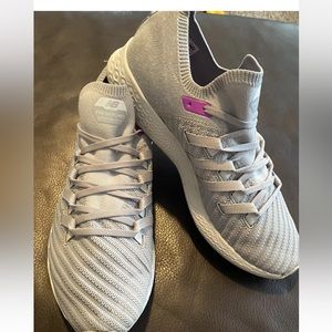 New Balance Fresh Foam Zante Trainer Woman's Runner's Shoe Size 12 Gray Purple